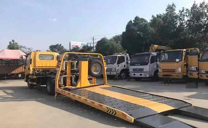 弥勒汽车中途维修案例